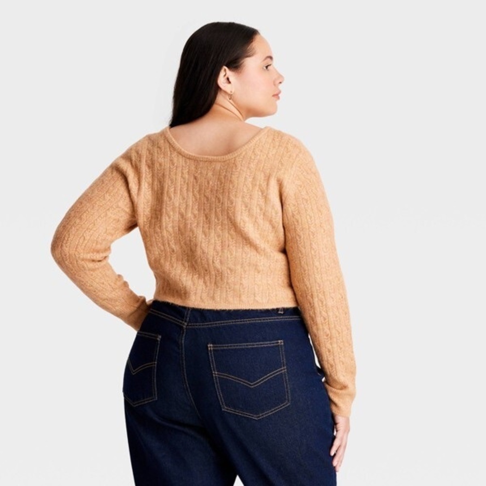 Cozy Cropped Cable Knit Sweater - Tan